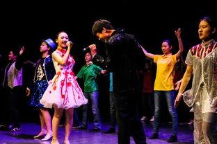 搞笑的音乐剧本